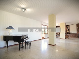 Appartamento in Vendita a Perugia, 225 m²