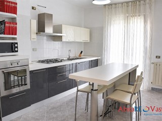 Appartamento in Affitto a Vasto, 750&euro;, 179 m²