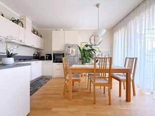 Appartamento in Vendita a Altavilla Vicentina, 240'000&euro;, 100 m², arredato, con Box