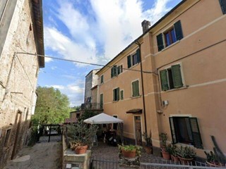 Quadrilocale in Vendita a Poggibonsi, 94'000&euro;, 97 m²
