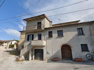 Bilocale in Vendita a Fossato di Vico, 19'828&euro;, 148 m²