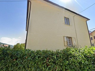 Trilocale in Vendita a Gualdo Tadino, 19'216&euro;, 138 m²