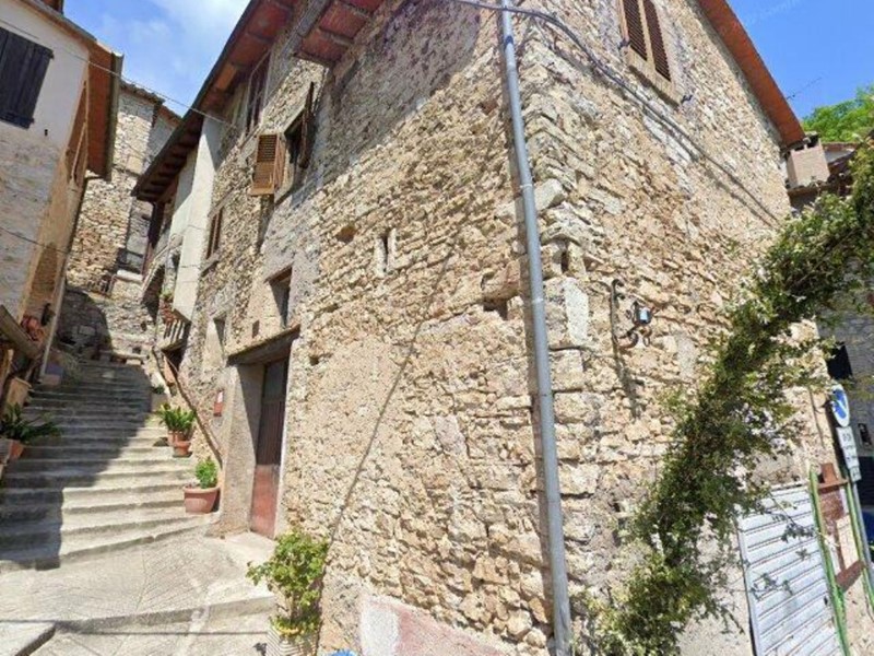 Appartamento in Vendita a Cerreto di Spoleto, 52'986&euro;, 143 m²
