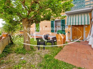 Quadrilocale in Vendita a Bientina, zona Quattro Strade, 165'000&euro;, 102 m²