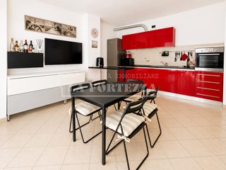Bilocale in Vendita a Pisa, zona Calambrone, 199'000&euro;, 79 m², con Box