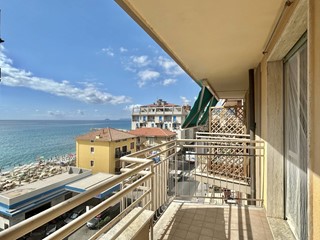 Bilocale in Vendita a Pietra Ligure, 300'000&euro;, 53 m²