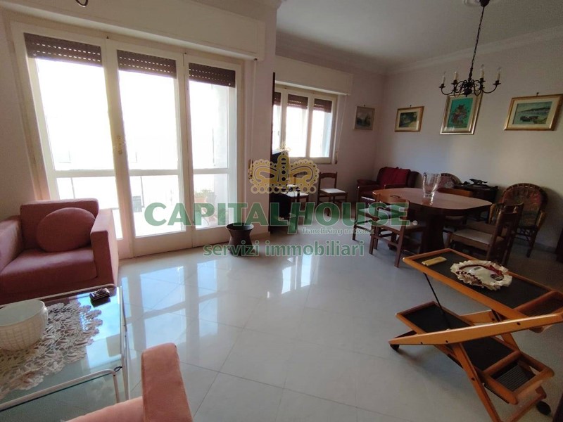 Trilocale in Affitto a Caserta, 750&euro;, 102 m²