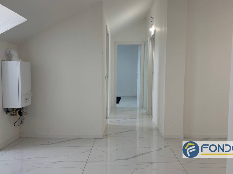 Trilocale in Vendita a Rovato, 145'000&euro;, 95 m²