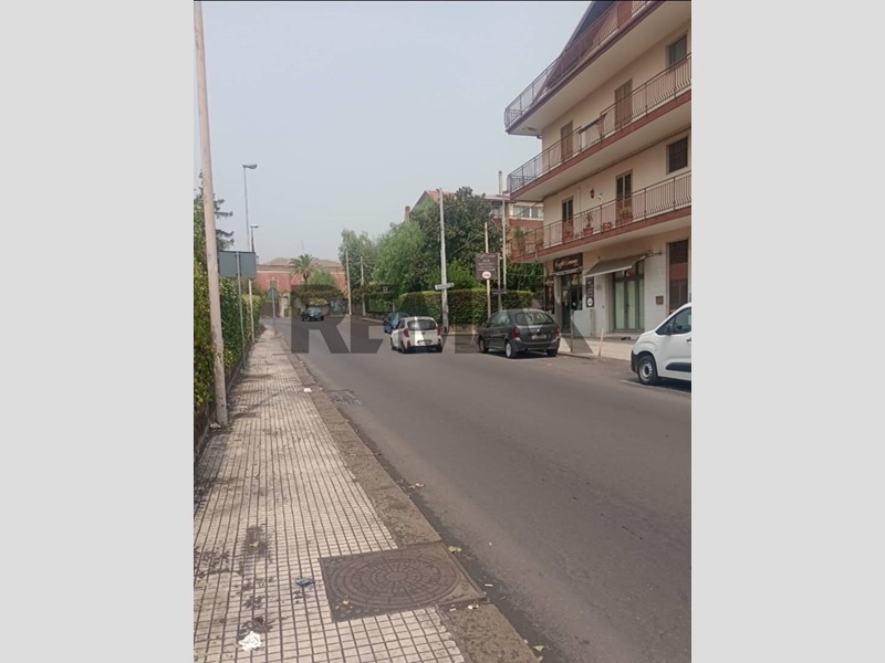Appartamento in Vendita a San Giovanni la Punta, 100'000&euro;, 150 m²