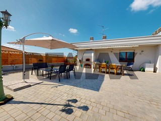 Attico in Vendita a Viareggio, 270'000&euro;, 93 m²