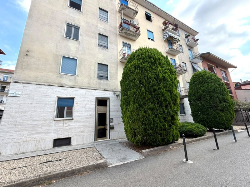 Quadrilocale in Vendita a Alessandria, 59'000&euro;, 110 m²