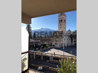 Appartamento in Vendita a Fiumefreddo di Sicilia, 249'000&euro;, 220 m²