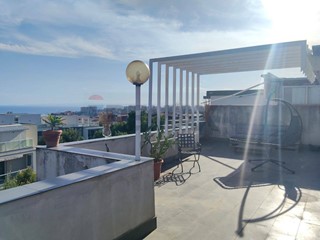 Appartamento in Vendita a Catania, 389'000&euro;, 220 m²