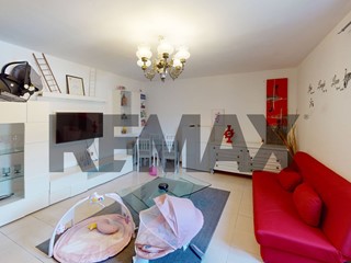 Trilocale in Vendita a Beverino, 120'000&euro;, 83 m²