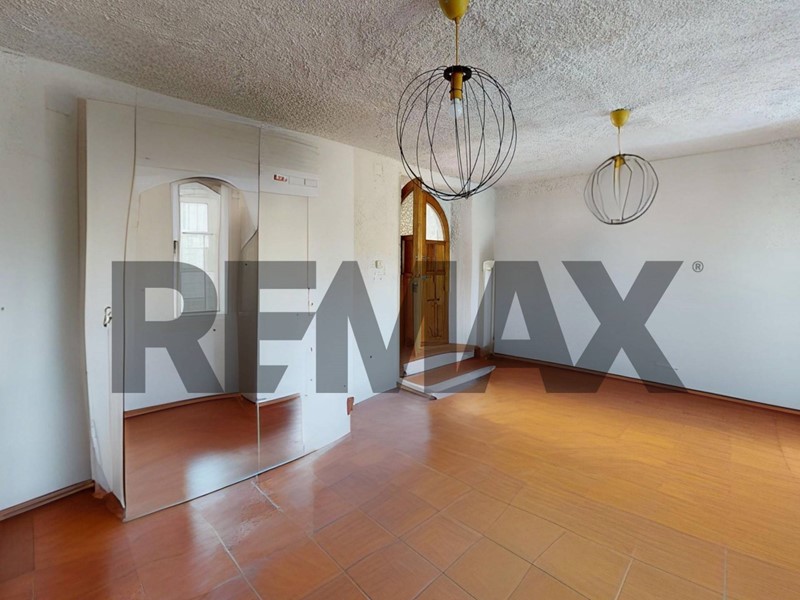 Trilocale in Vendita a Beverino, 55'000&euro;, 70 m²