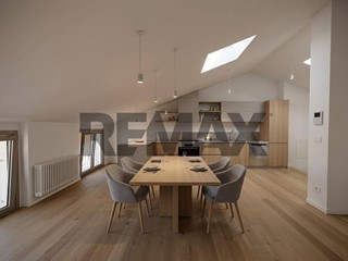 Attico in Vendita a Trieste, 530'000&euro;, 143 m²