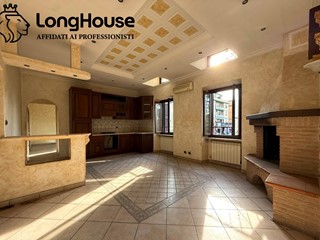 Quadrilocale in Vendita a Palombara Sabina, 128'000&euro;, 106 m²