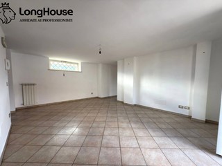 Trilocale in Vendita a Guidonia Montecelio, 129'000&euro;, 100 m²