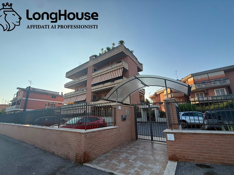 Trilocale in Vendita a Roma, 219'000&euro;, 70 m²