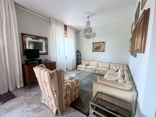 Quadrilocale in Affitto a Piacenza, 1'500&euro;, 165 m²