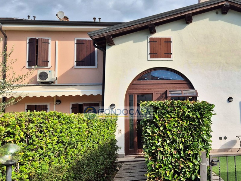Trilocale in Vendita a Peschiera del Garda, 239'000&euro;, 82 m²