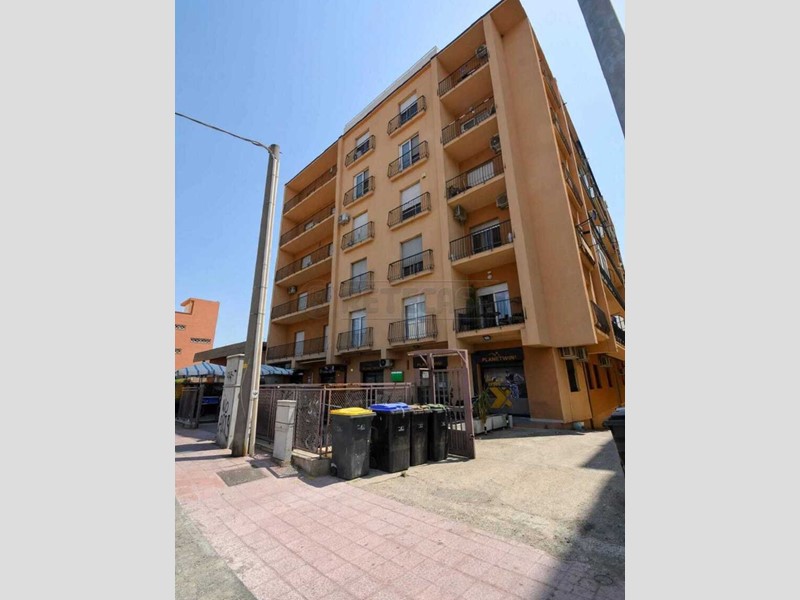 Appartamento in Vendita a Messina, 100'000&euro;, 101 m²
