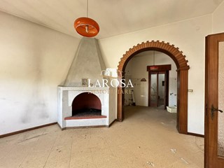 Appartamento in Vendita a Melendugno, 120'000&euro;, 168 m²