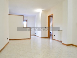 Trilocale in Vendita a Perugia, zona Ponte San Giovanni, 80'000&euro;, 75 m²