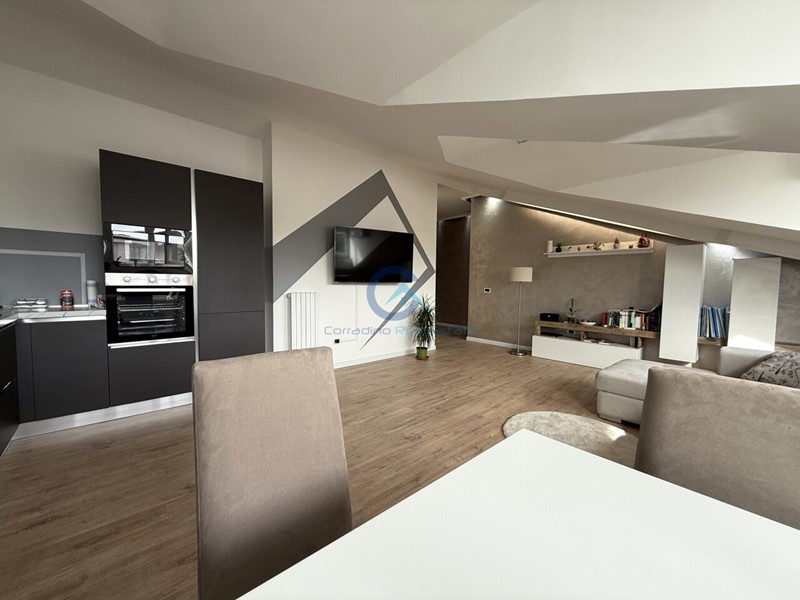 Trilocale in Affitto a Catanzaro, zona CZ Lido Giovino, 900&euro;, 90 m², arredato