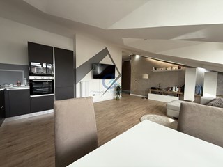 Trilocale in Affitto a Catanzaro, zona CZ Lido Giovino, 900&euro;, 90 m², arredato