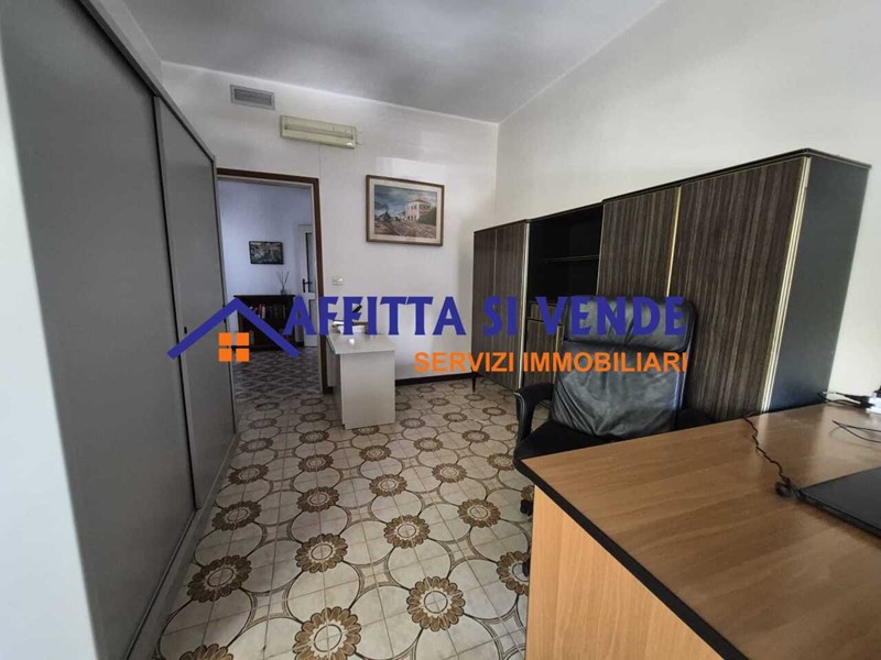 Appartamento in Vendita a Siracusa, 150'000&euro;, 204 m²