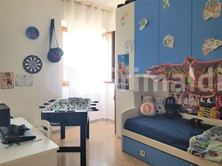 Appartamento in Vendita a Collepasso, 50'000&euro;, 150 m², con Box