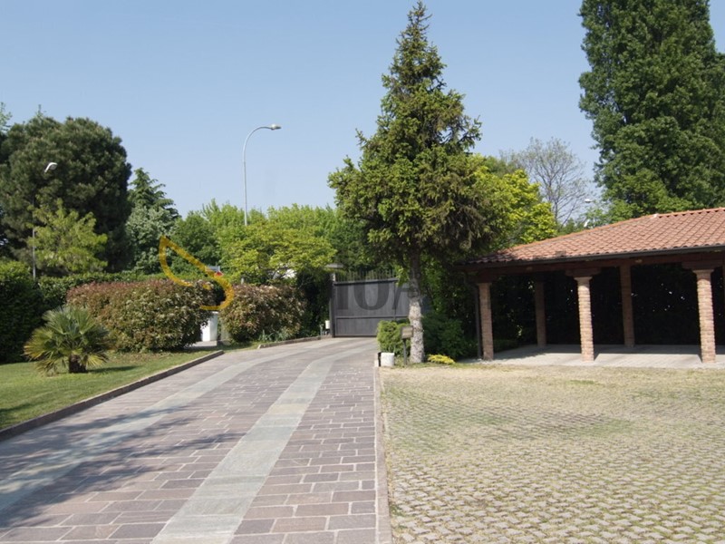 Trilocale in Affitto a Buccinasco, 1'150&euro;, 80 m², arredato