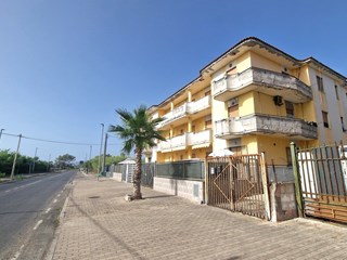 Trilocale in Vendita a Castel Volturno, zona Bagnara, 58'000&euro;, 90 m²