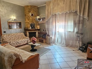 Appartamento in Vendita a Poggibonsi, 170'000&euro;, 120 m²