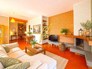 Appartamento in Vendita a Pomarance, 239'000&euro;, 159 m²
