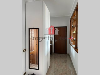 Quadrilocale in Vendita a Cassano Magnago, 155'000&euro;, 137 m², con Box