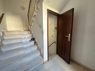 Appartamento in Vendita a Empoli, 270'000&euro;, 140 m², con Box
