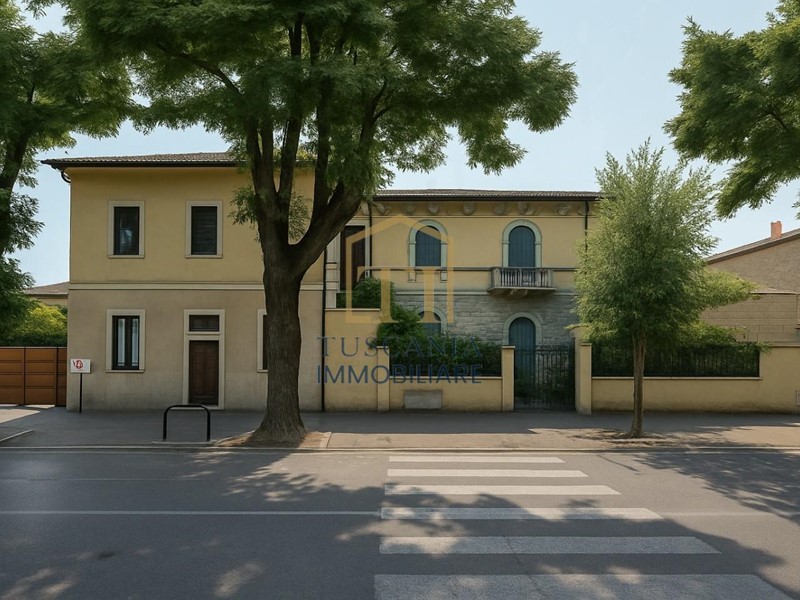 Quadrilocale in Vendita a Colle di Val D'Elsa, 350'000&euro;, 107 m², con Box