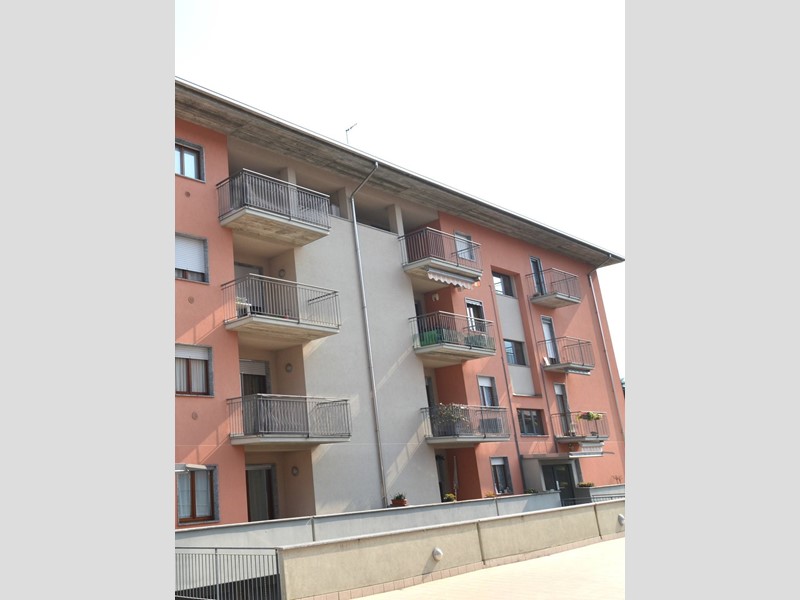 Trilocale in Vendita a Calolziocorte, 170'000&euro;, 102 m²