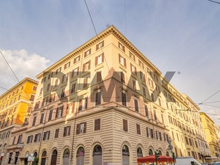 Bilocale in Vendita a Roma, 490'000&euro;, 70 m²