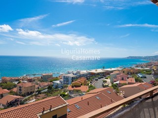 Trilocale in Vendita a Santo Stefano al Mare, 220'000&euro;, 70 m²