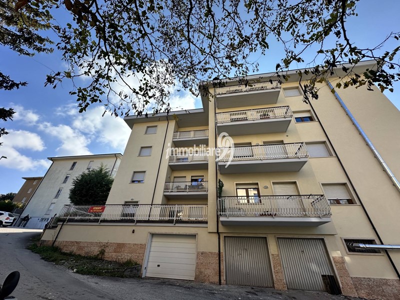 Quadrilocale in Vendita a L'Aquila, 179'000&euro;, 148 m²