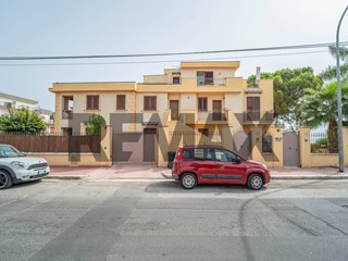 Appartamento in Vendita a Santa Flavia, 220'000&euro;, 143 m²