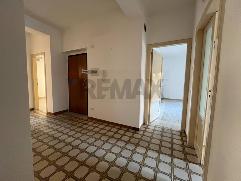 Appartamento in Vendita a Caltagirone, 87'000&euro;, 153 m²