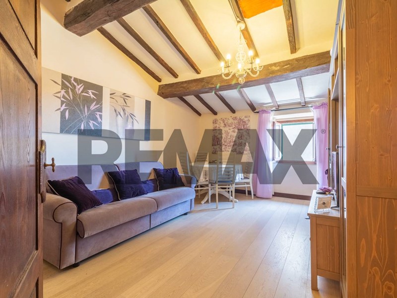 Trilocale in Vendita a Semproniano, 56'000&euro;, 68 m²