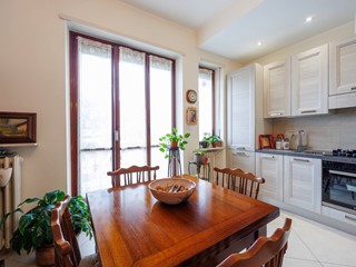 Trilocale in Vendita a Torino, 160'000&euro;, 68 m²