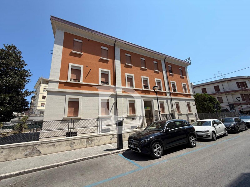 Quadrilocale in Affitto a Pescara, 1'000&euro;, 122 m²