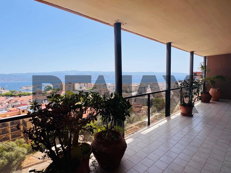 Appartamento in Affitto a Messina, 850&euro;, 175 m²