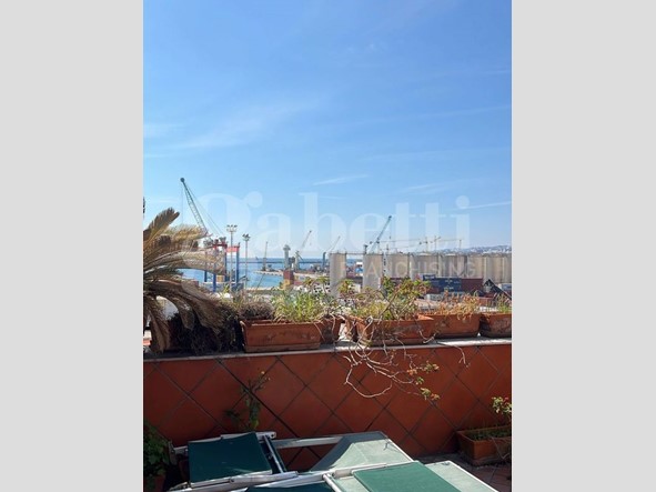 Quadrilocale in Vendita a Napoli, 340'000&euro;, 140 m²